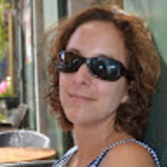 Meet your Posher, Laura - Picture 1 of 1